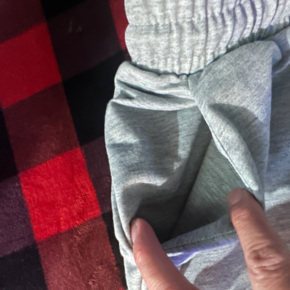 plain shorts - Picture 2 of 3